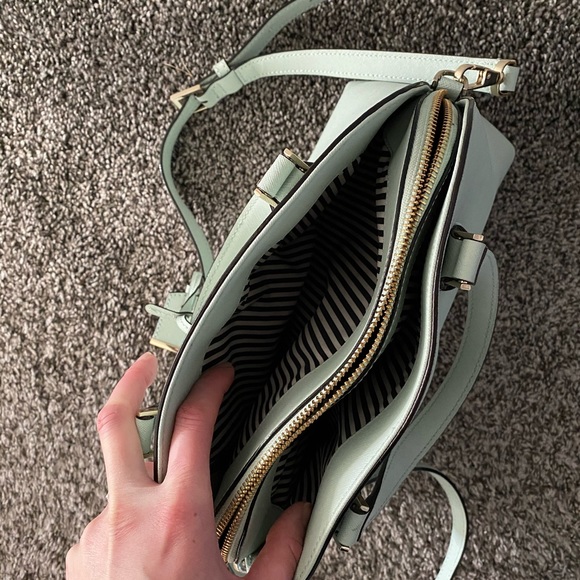 Immaculate Kate Spade handbag with dust bag - Picture 2 of 3